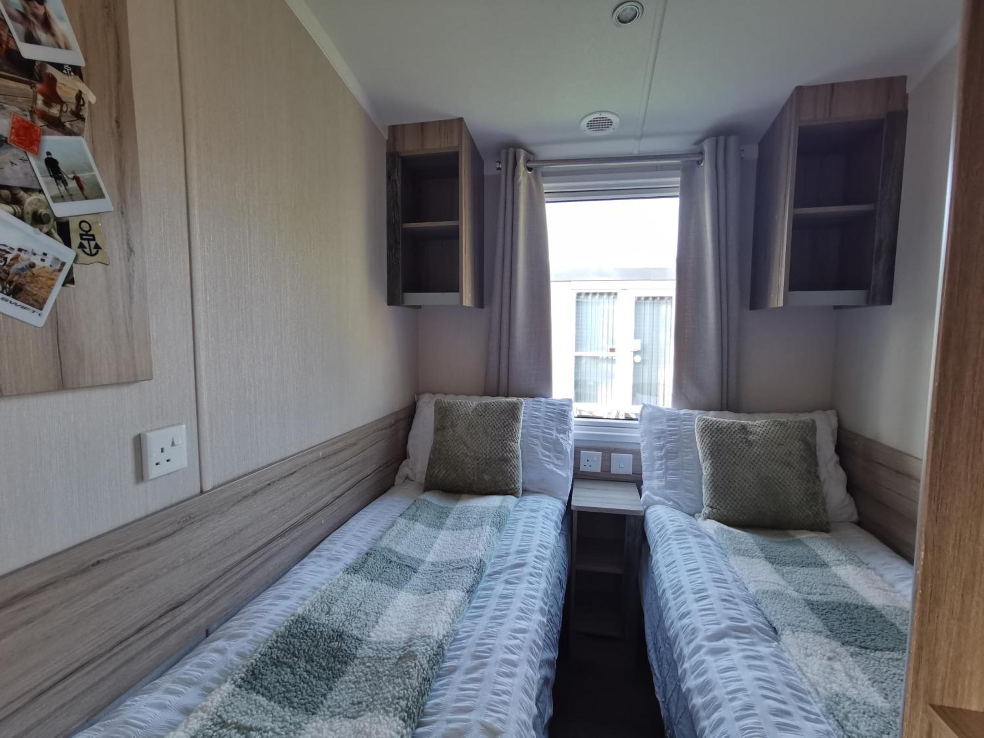 Golden Sands Beach Activities Sea Holiday Relax 마블소프 외부 사진