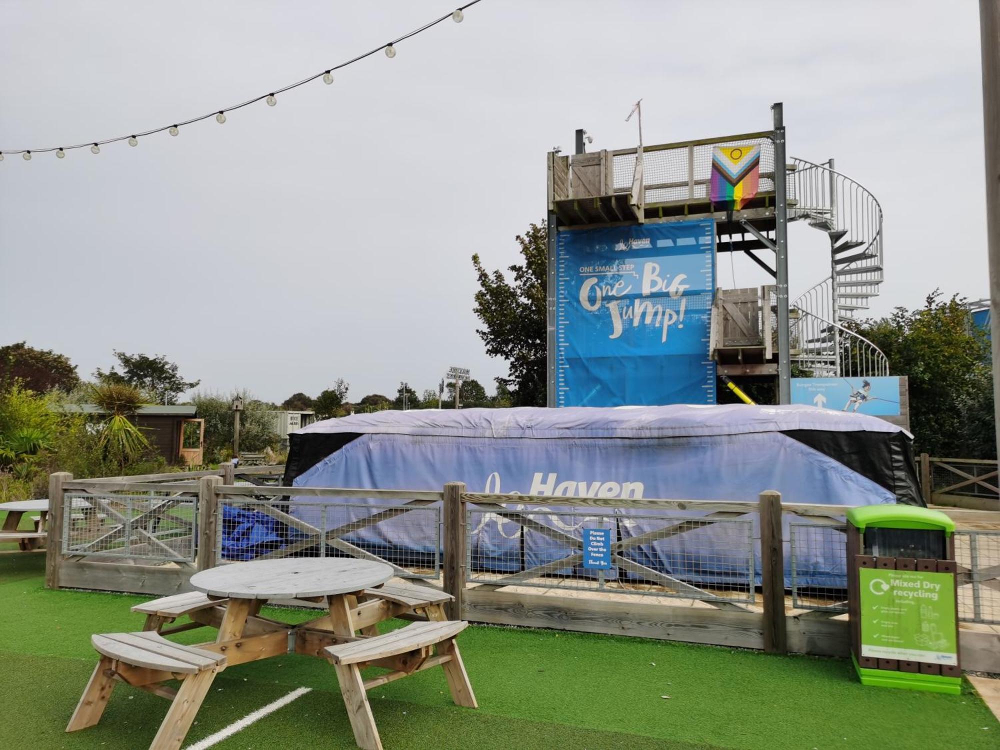 Golden Sands Beach Activities Sea Holiday Relax 마블소프 외부 사진